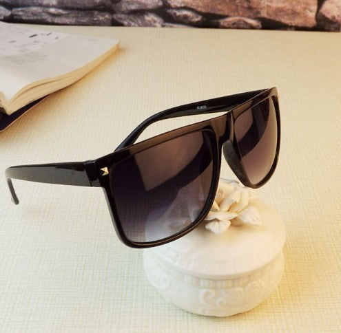 Vintage square rivet sun glasses elegant women men sunglasses 100% UV400 resistance